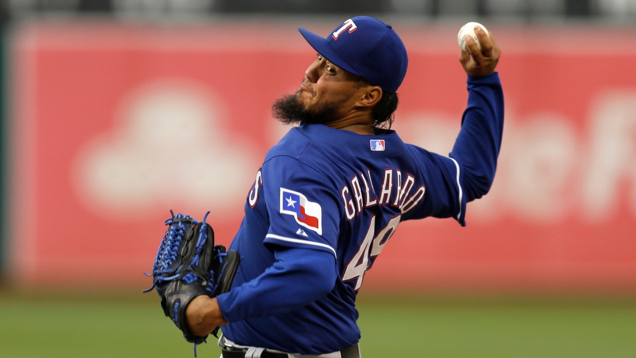 Gallardo fans 10 in Rangers' loss to A's